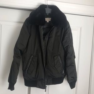Michael Kors Women’s bomber jacket olive green S